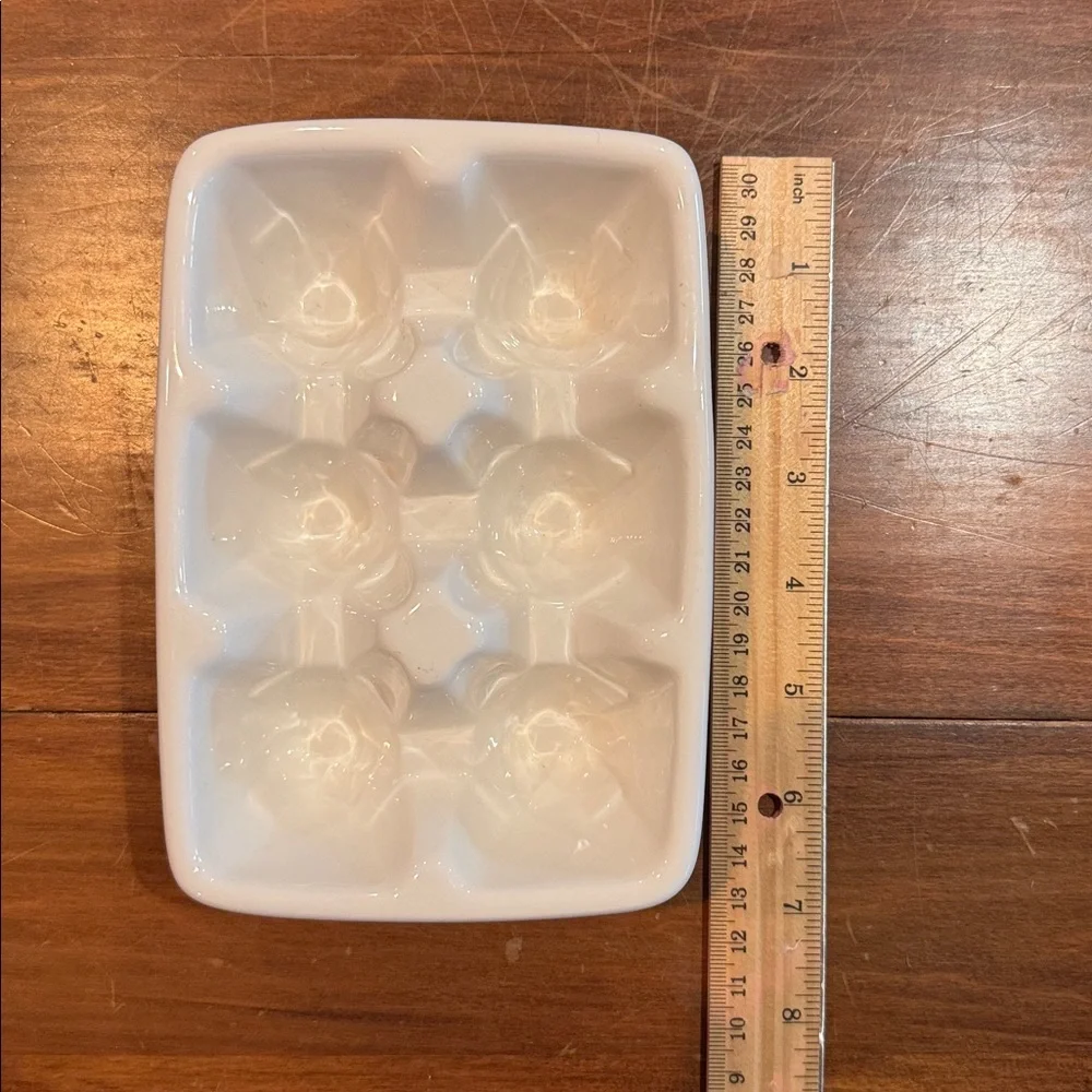 WILLIAMS SONOMA Ceramic Egg Holder Half Dozen White Easter Cottagecore Spring